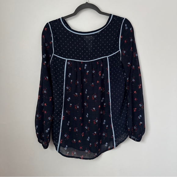 Abercrombie Floral Navy Blouse with Light Blue Piping - Picture 5 of 6
